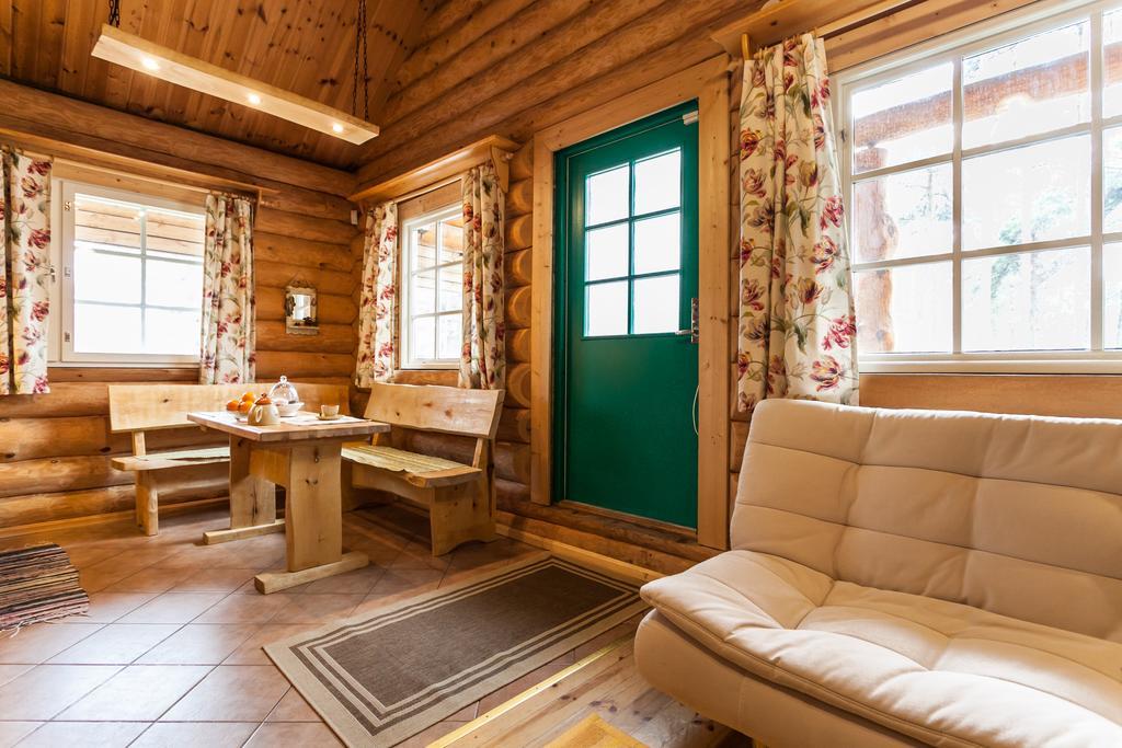 Koru Cottage Laagri Room photo